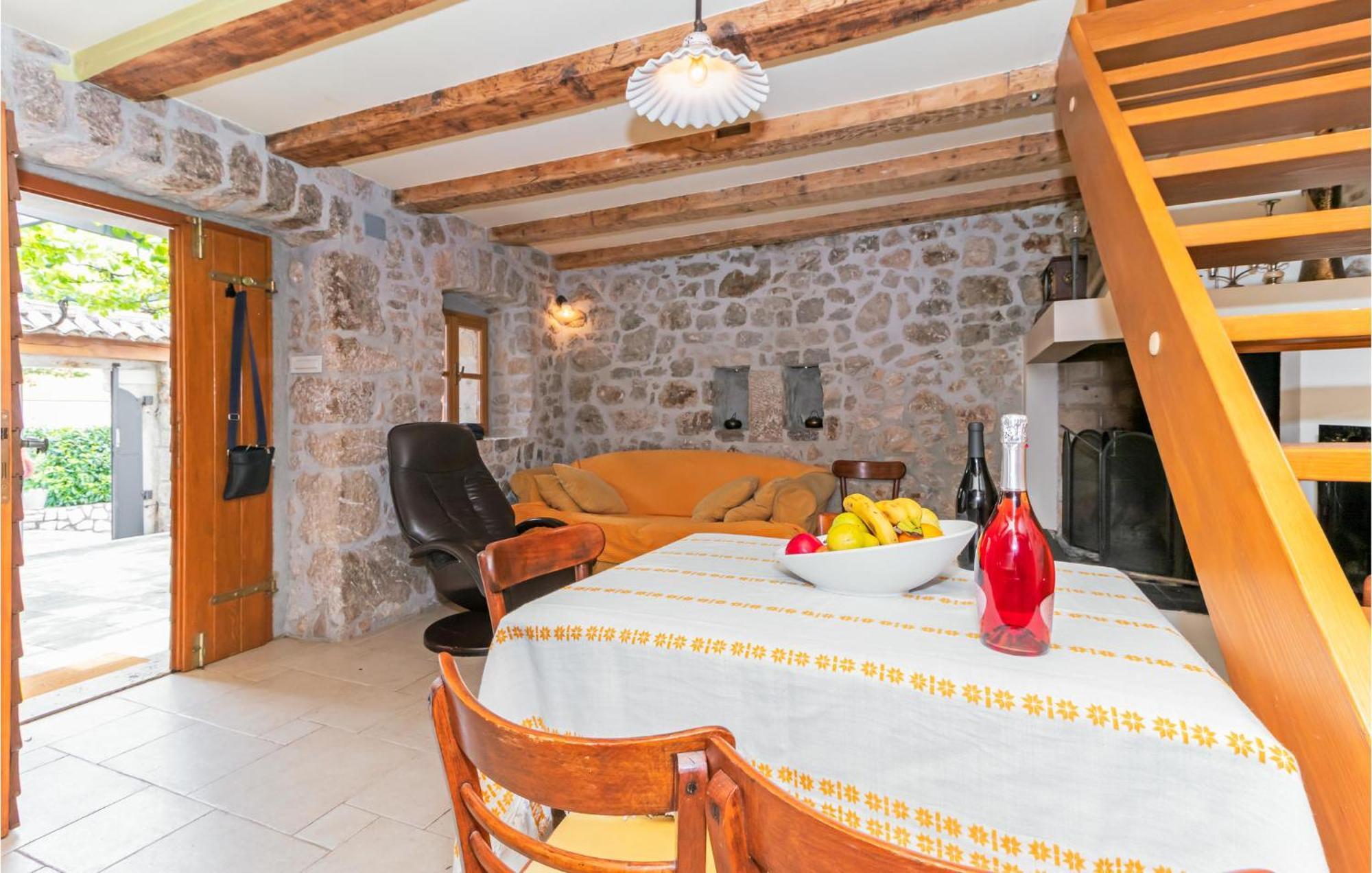 Stunning Home In Bribir With Wifi Bagian luar foto